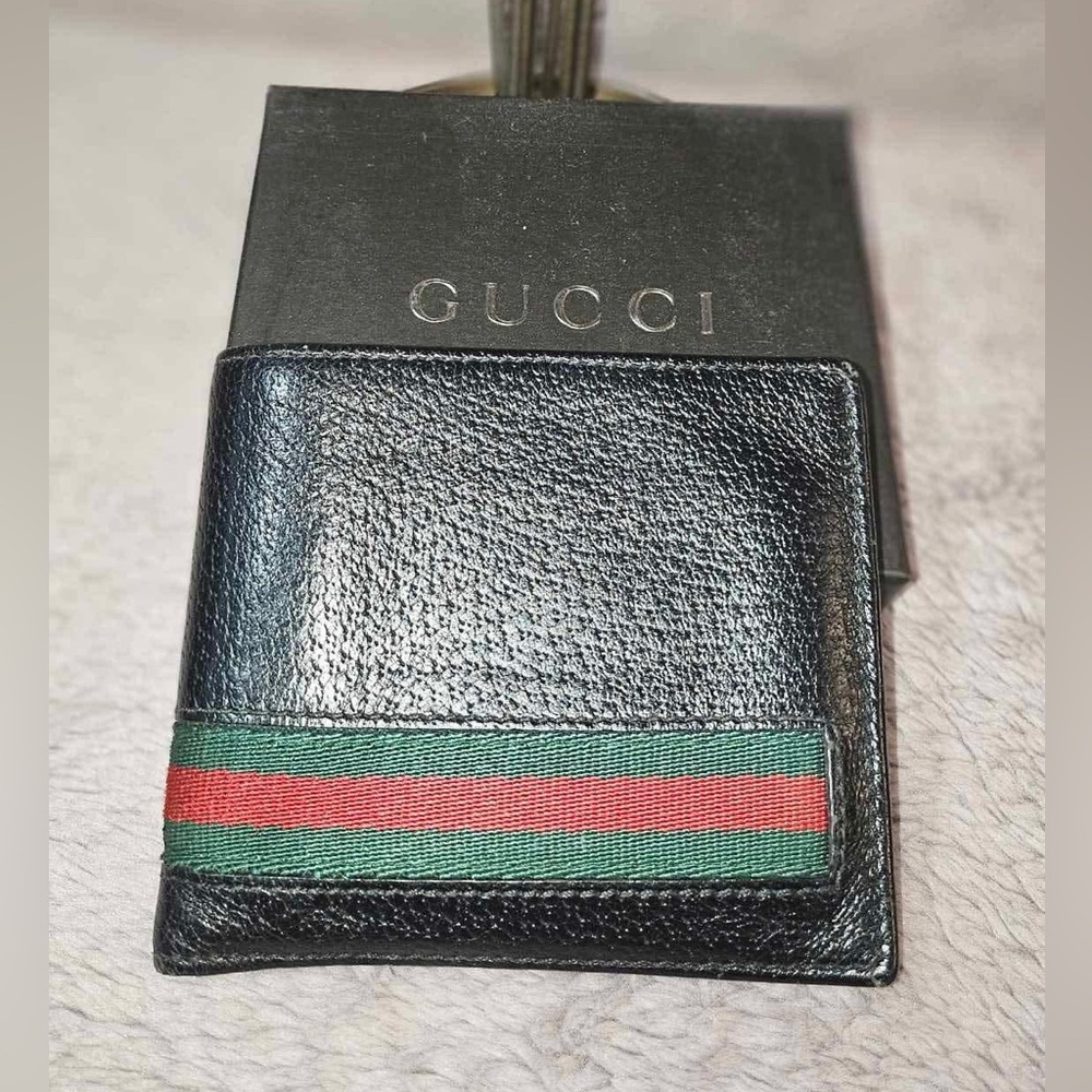 Gucci Black and Green Wallet Authentic